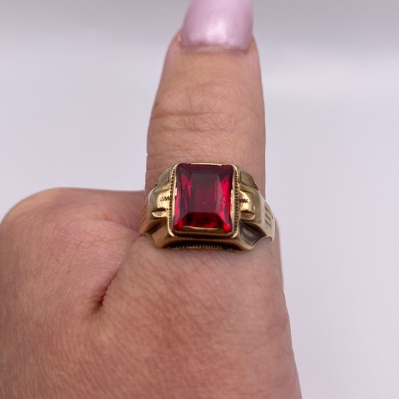 10k yellow gold Ruby ring - Picture 9 of 10